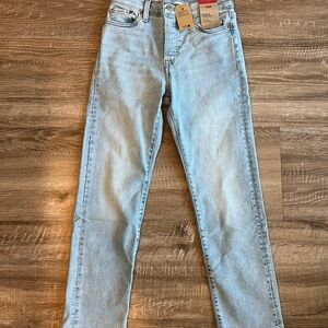 NWT Levi’s Wedgie Straight Women’s Jeans 26
